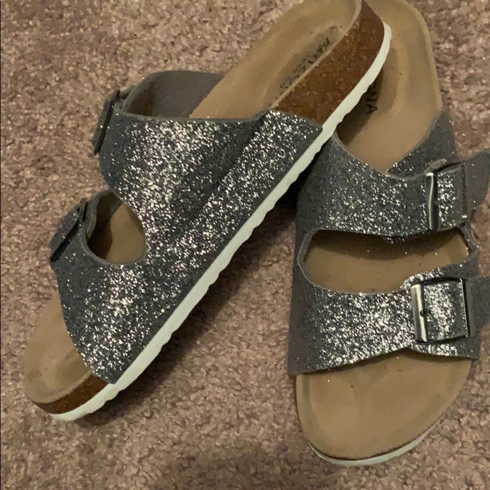 Arizona Sandals size 8